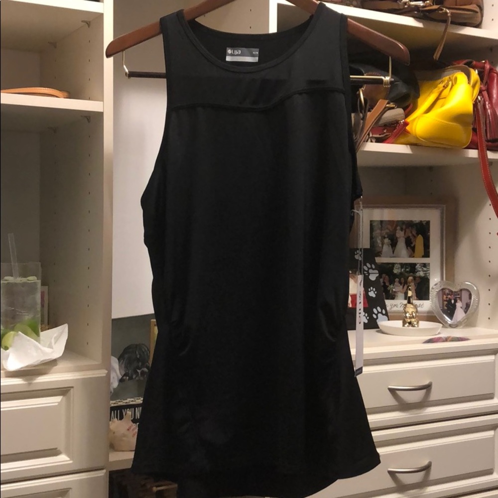 Black tank top for golfing by Luna